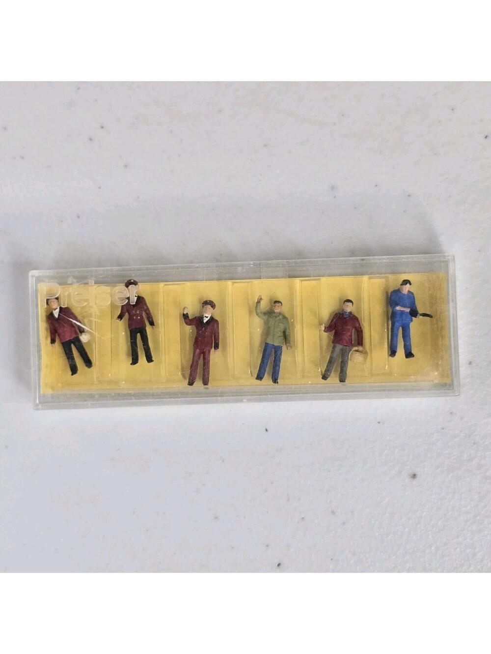 Preiser 0612 Figures Railway Staff and Travellers Track HO